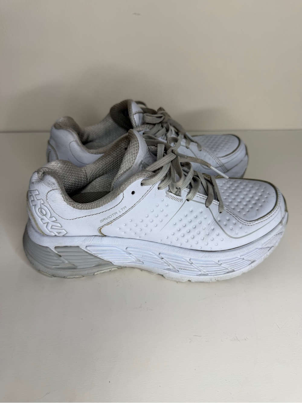 Hoka One One Gaviota LTR Women's Size 7 Running Shoes White Leather Sneakers
